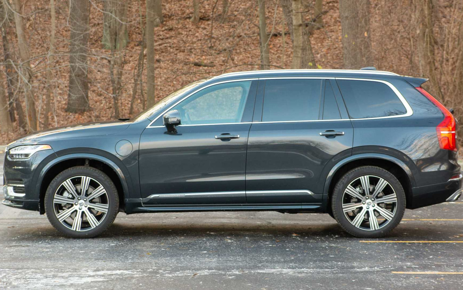 Comparison Volvo XC90 Recharge PlugIn Hybrid Inscription 2021 vs